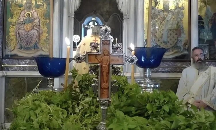 Αυστηρή νηστεία, ισάξια με εκείνη της Μεγάλης Παρασκευής