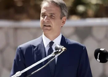 Κυριάκος Μητσοτάκης: «Από του χρόνου τον Δεκέμβριο οι δημόσιοι υπάλληλοι θα λαμβάνουν 500 ευρώ ως μόνιμη ενίσχυση»