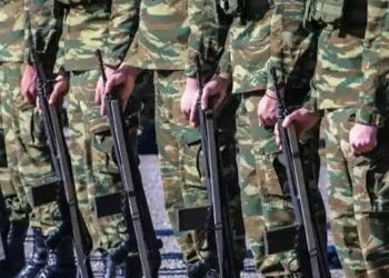 Πήρατε SMS για επιστράτευση; Χιλιάδες πολίτες αναστατώθηκαν σε όλη την Ελλάδα – Τι σημαίνει το μήνυμα