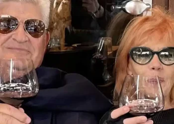 Θρήνος για την Αθηνά και τον Έντμοντ που καταπλακώθηκαν στην Πλάκα – H όμορφη ιστορία τους που έγινε τραγωδία