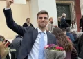 O Μάνος Γιαλιαδάκης αποφοίτησε με 9,8 από τη Νομική Αθηνών: Τον υψηλότερο βαθμό που έχει απονεμηθεί – Δούλευε τα καλοκαίρια ως ταξιτζής