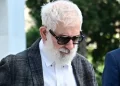 Πέτρος Φιλιππίδης: Επιστρέφει στο θέατρο και ξαναγίνεται σταρ της τηλεόρασης – Ποιο είναι το πρόσωπο-βόμβα που τον στηρίζει;