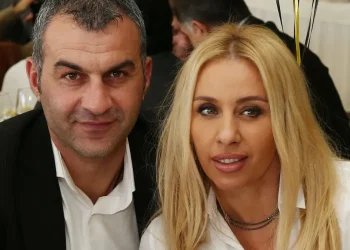 Χαμογελάει ξανά ο Τραϊανός Δέλλας, 4 μήνες μετά τον θάνατο της Γωγώς Μαστροκώστρα! Ανακοίνωσε τα ευχάριστα με 3 λέξεις