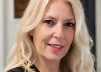 «Έχω κάνει 60 πλασμαφαιρέσεις» – Η Ουρανία Τσιρίκου σπάει τη σιωπή της και εξηγεί το μοιραίο λάθος με τον Γιώργο Μαζωνάκη