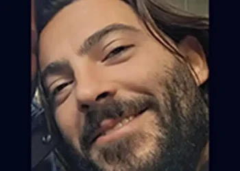 Δε θα πιστέψετε τίνος Έλληνα πρωταγωνιστή είναι γιος ο νεαρός