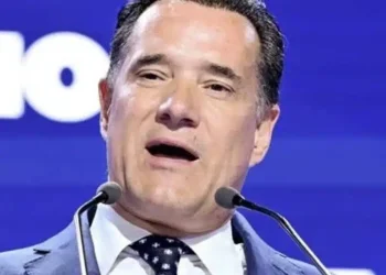 Άδωνις: «Τζάμπα φάρμακα, νοσοκομεία και παραλία έχουν οι πάμφτωχοι Έλληνες»