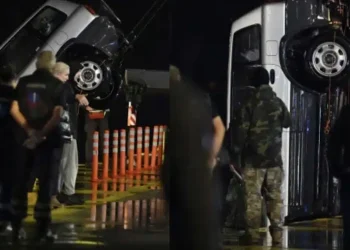 Μαθεύτηκε όλη η αλήθεια για τον 82χρονο οδηγό και την οικογένειά του που πέθαναν χθες στο λιμάνι του Πειραιά – Έτσι έγινε η τραγωδία, αυτό έκανε και έπεσαν στη θάλασσα