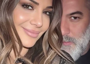Βανδή, με νέο πρόσωπο λίγο πριν την πρεμιέρα της: Έκανε γωνίες, έσβησε όλες τις ατέλειες και «πέταξε» 20 χρόνια από πάνω της – Έγινε άλλη