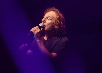 O Βασίλης Παπακωνσταντίνου αναρρώνει στο σπίτι – Το μήνυμα για την υγεία του